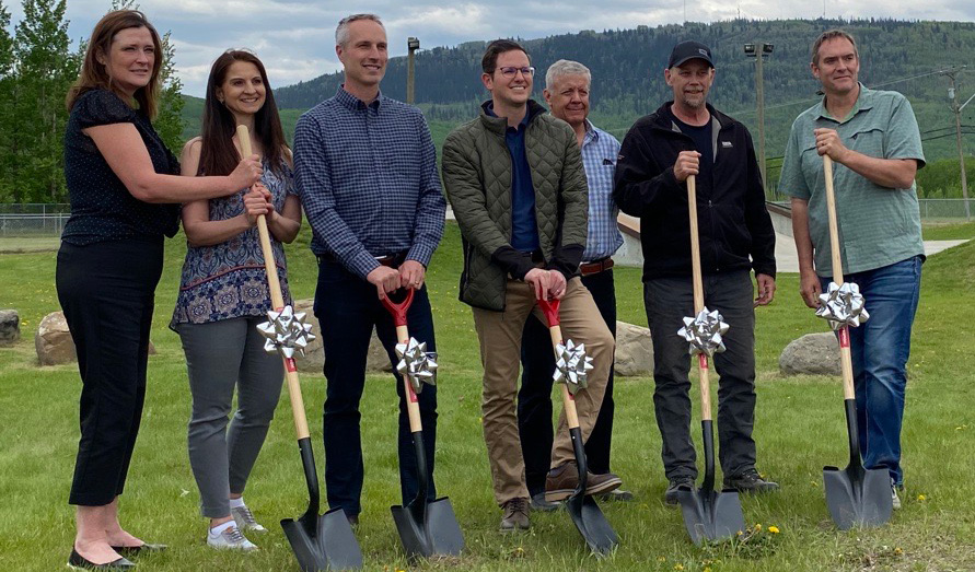 Coastal GasLink and SMJV present $100,000 legacy donation to new Chetwynd Public Library